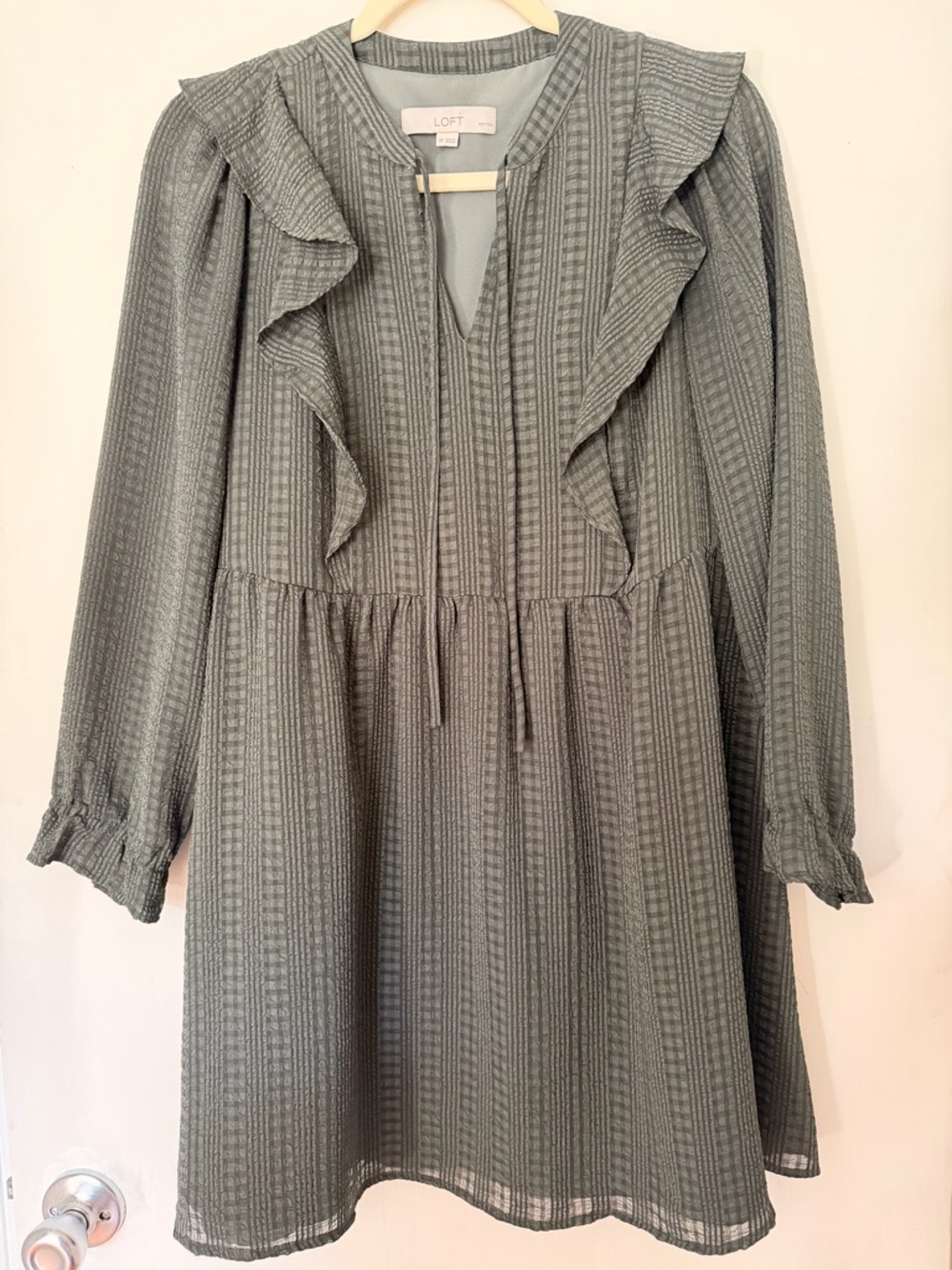LOFT Ruffle-Trim Long Sleeve lightweight Mini Dress